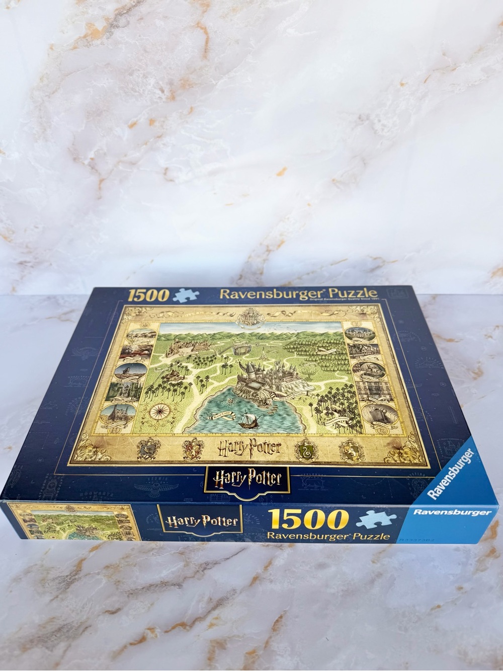 Ravensburger Harry Potter 1500-Piece Puzzle - Navy and Gold Accents